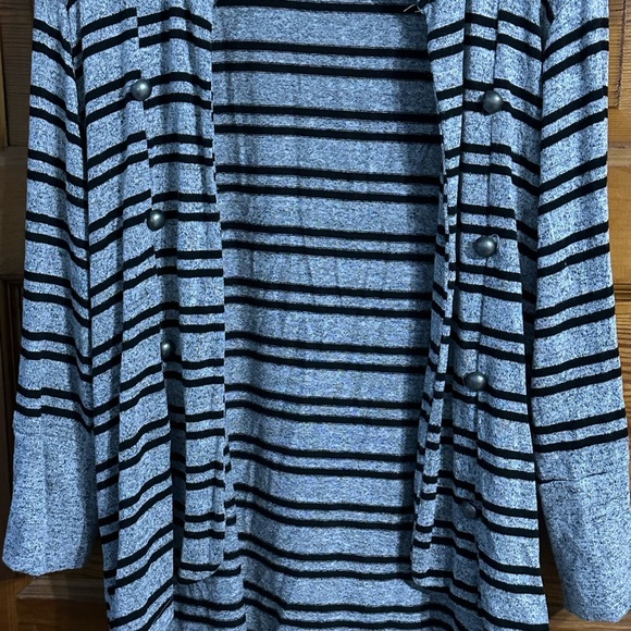 Maurices Black and Gray Cardigan Size XL - Picture 2 of 4